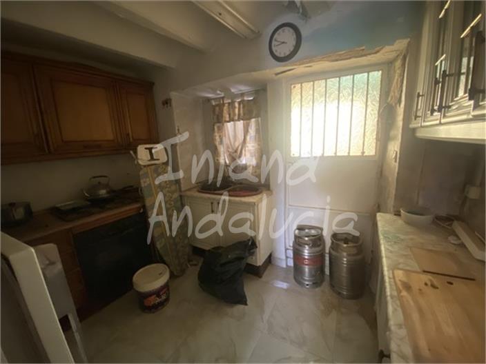 Image No.6-2 Bed House for sale