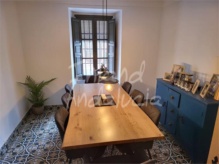 Image No.9-4 Bed House for sale