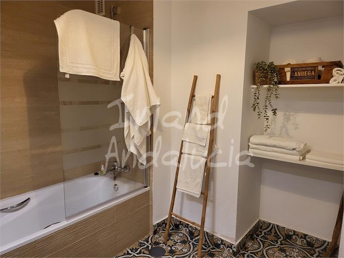 Image No.10-4 Bed House for sale