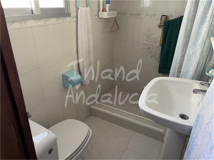 Image No.11-3 Bed House for sale