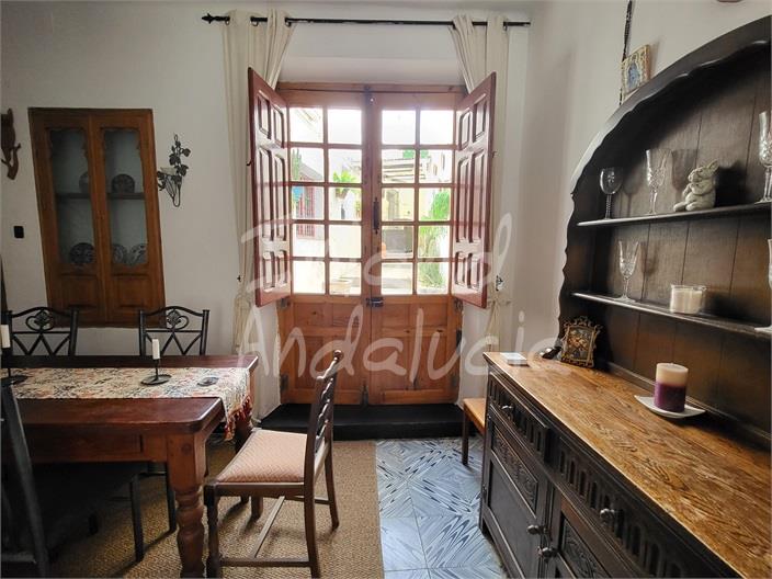 Image No.7-4 Bed House for sale