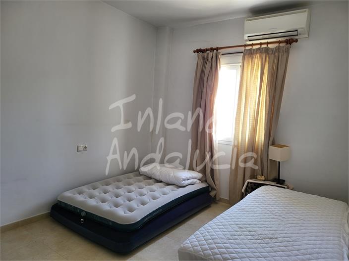 Image No.11-3 Bed House for sale