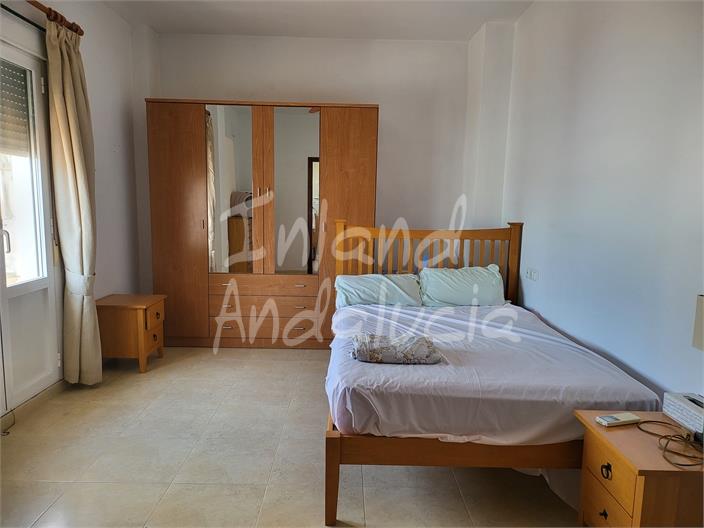 Image No.8-3 Bed House for sale