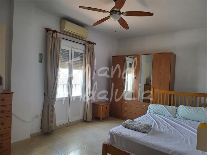 Image No.10-3 Bed House for sale