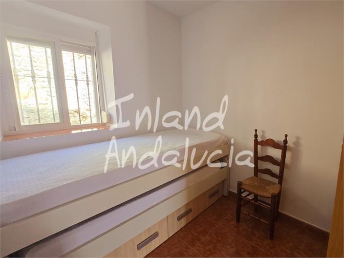 Image No.8-3 Bed House for sale