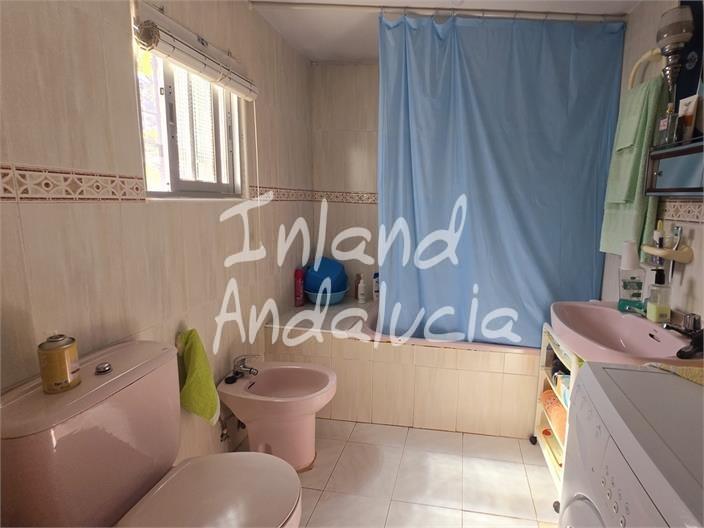 Image No.10-3 Bed House for sale