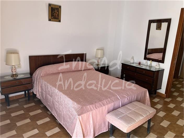 Image No.7-3 Bed House for sale