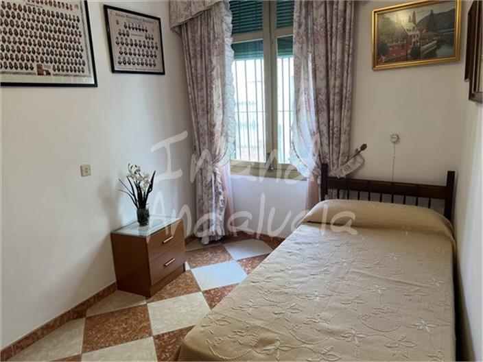 Image No.8-3 Bed House for sale