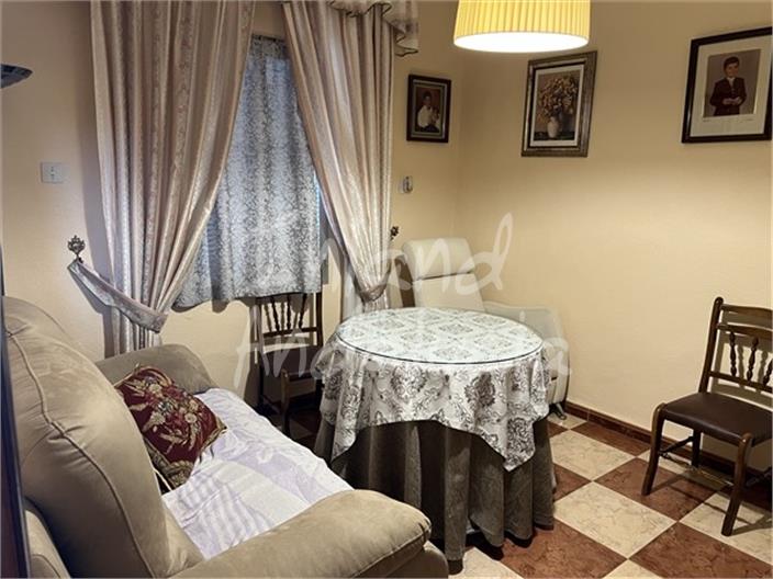 Image No.5-4 Bed House for sale