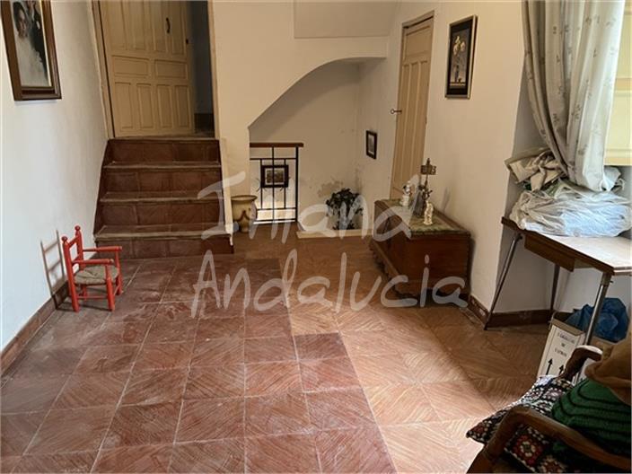 Image No.9-4 Bed House for sale