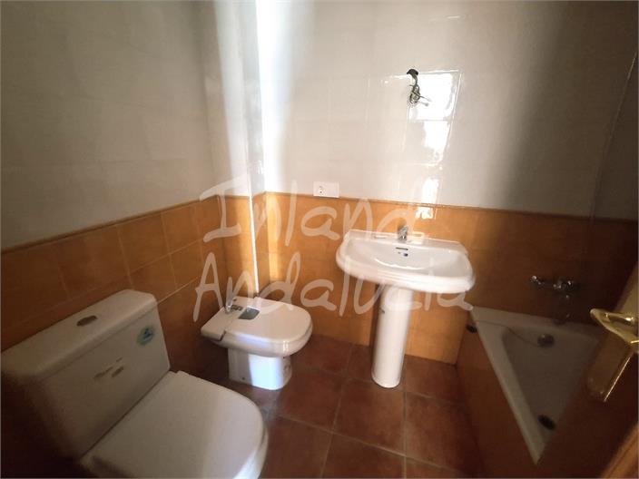 Image No.11-1 Bed Property for sale