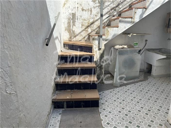 Image No.11-4 Bed House for sale
