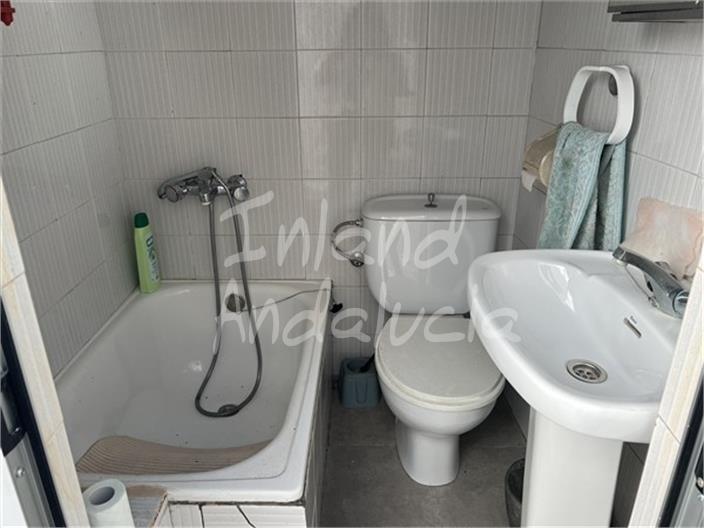 Image No.9-4 Bed House for sale