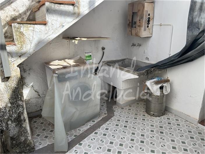 Image No.10-4 Bed House for sale
