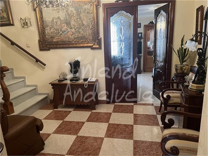 Image No.9-4 Bed House for sale
