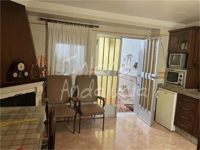 Image No.10-4 Bed House for sale
