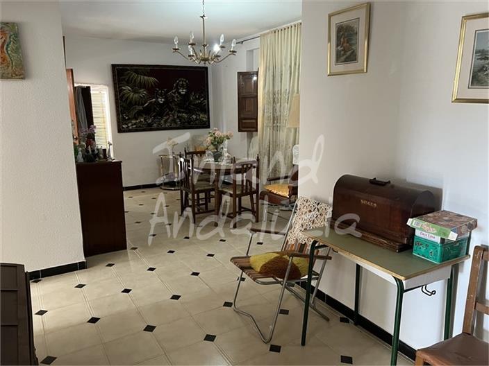 Image No.6-5 Bed Farmhouse for sale