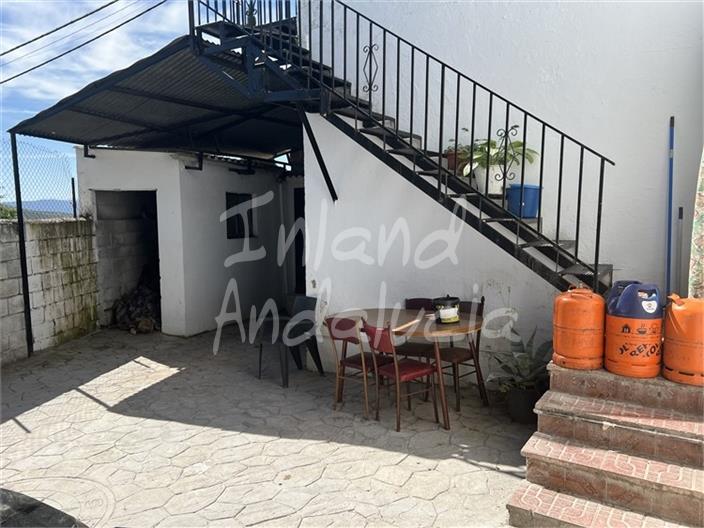 Image No.8-4 Bed House for sale