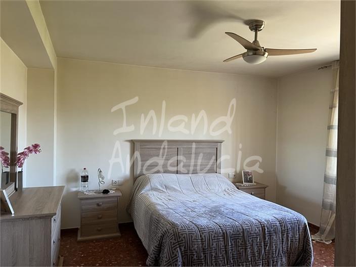 Image No.10-4 Bed House for sale
