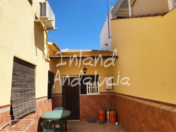 Image No.11-2 Bed House for sale