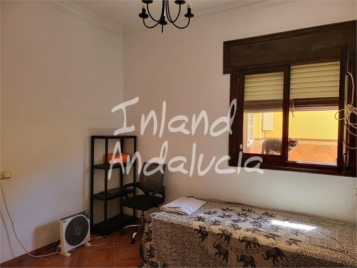 Image No.9-2 Bed House for sale