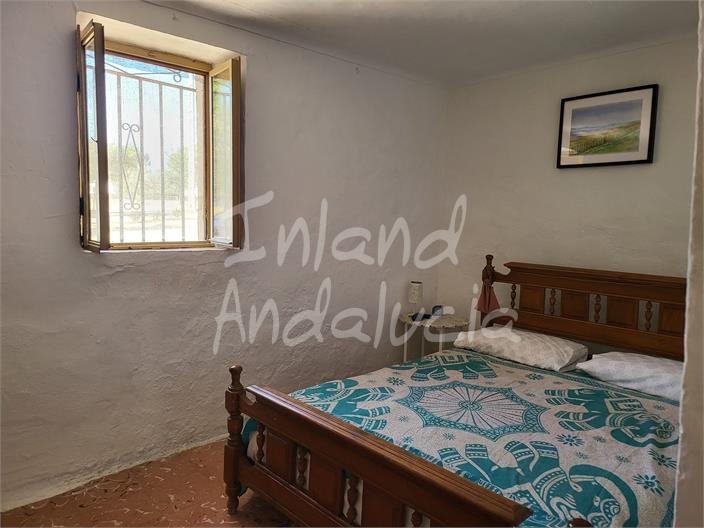 Image No.11-3 Bed House for sale