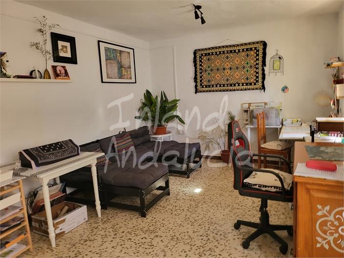 Image No.7-3 Bed House for sale