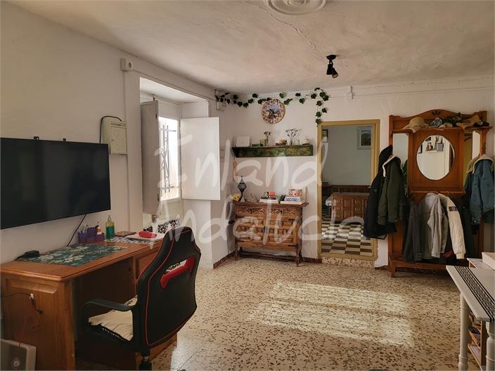 Image No.8-3 Bed House for sale