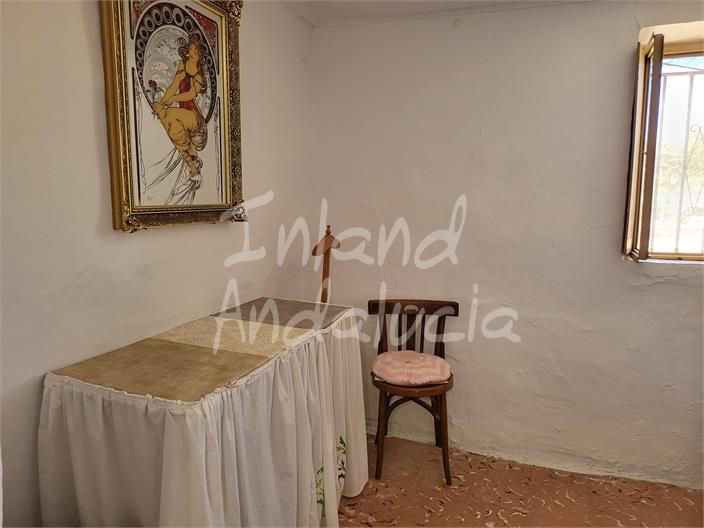 Image No.10-3 Bed House for sale