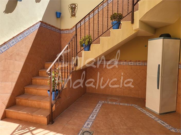 Image No.7-4 Bed House for sale