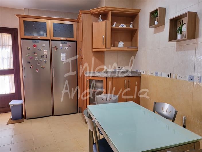 Image No.9-4 Bed House for sale