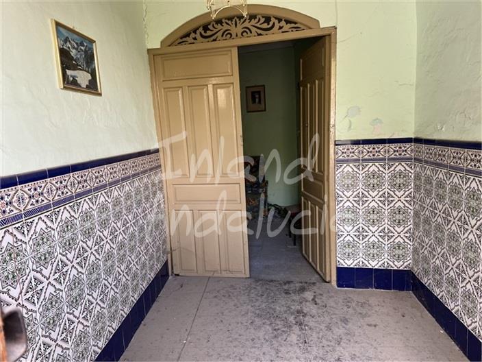 Image No.4-6 Bed House for sale