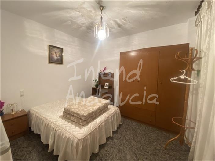 Image No.11-3 Bed Property for sale