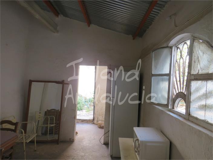 Image No.7-4 Bed House for sale