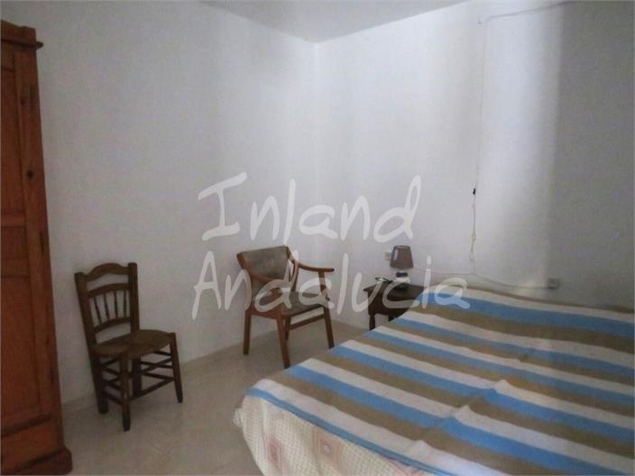 Image No.9-4 Bed House for sale