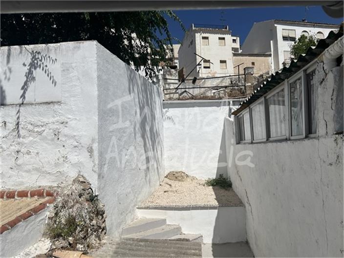 Image No.3-4 Bed House for sale