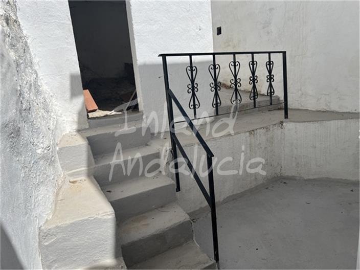 Image No.10-4 Bed House for sale