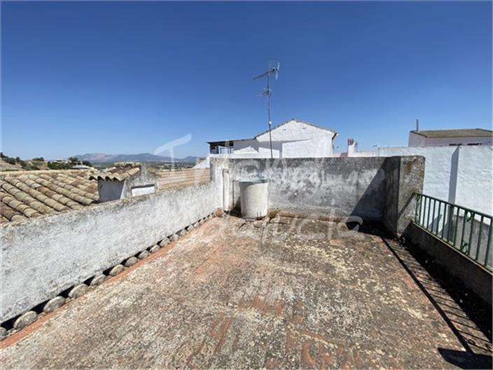 Image No.6-5 Bed House for sale
