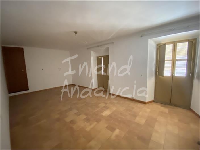 Image No.7-5 Bed House for sale