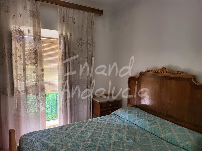 Image No.10-3 Bed House for sale