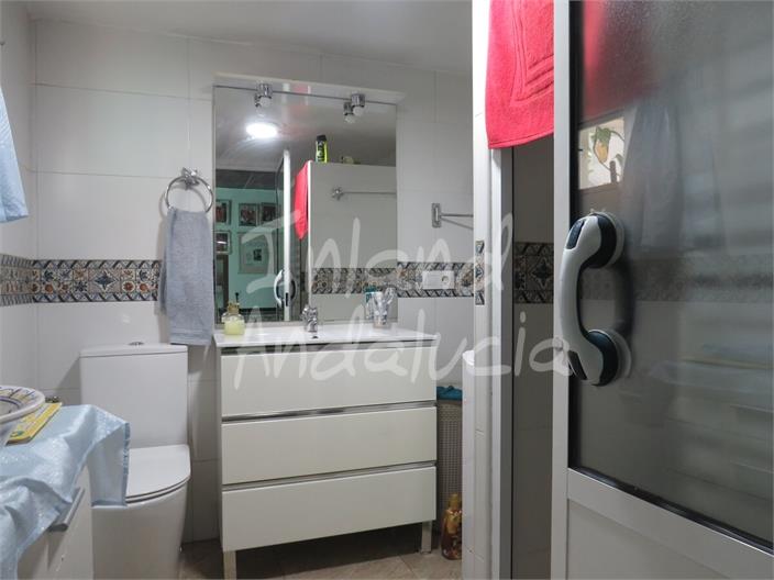 Image No.6-3 Bed House for sale