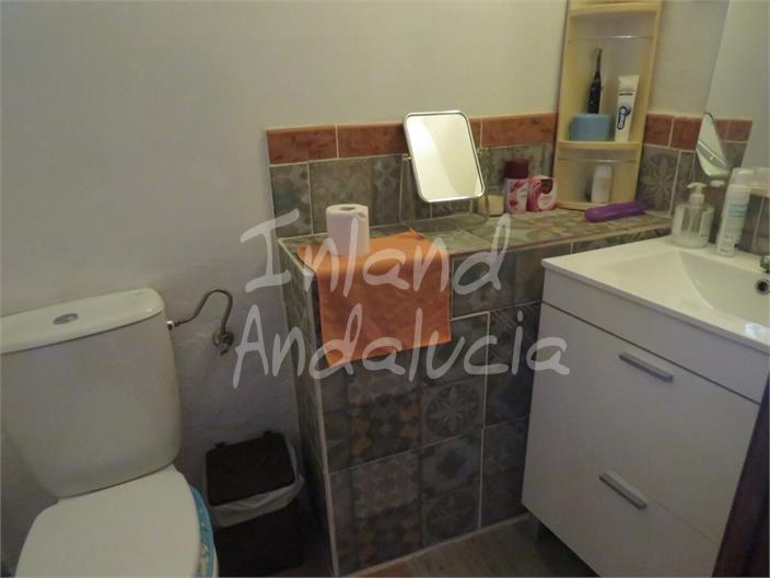 Image No.10-3 Bed House for sale