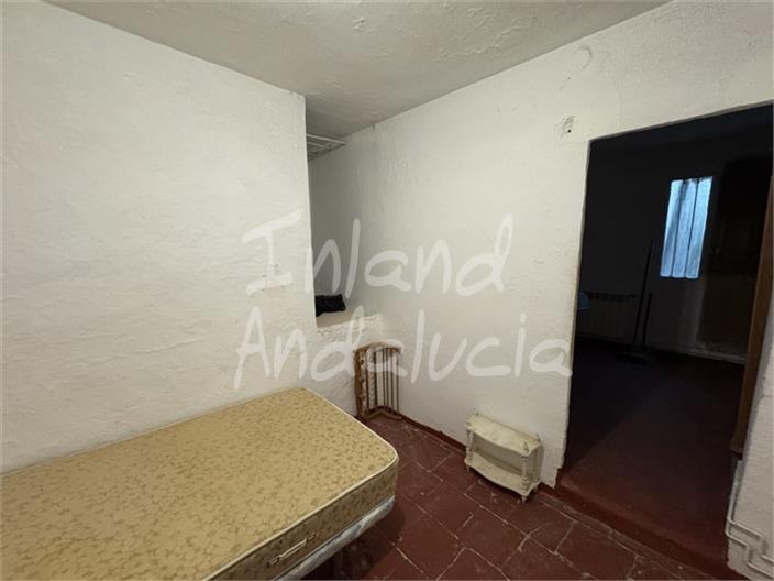 Image No.11-2 Bed House for sale