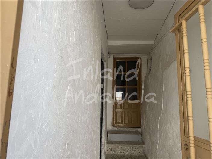 Image No.4-2 Bed House for sale