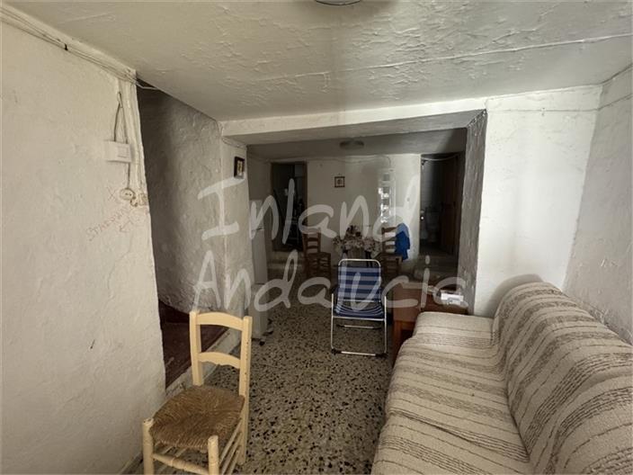 Image No.5-2 Bed House for sale