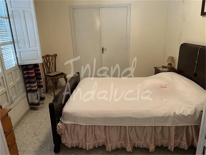 Image No.10-10 Bed House for sale