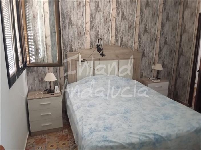 Image No.9-2 Bed House for sale