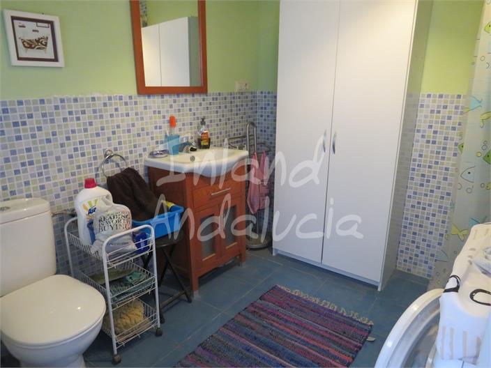 Image No.10-3 Bed House for sale