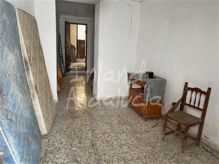 Image No.6-2 Bed House for sale