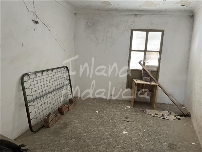 Image No.9-2 Bed House for sale